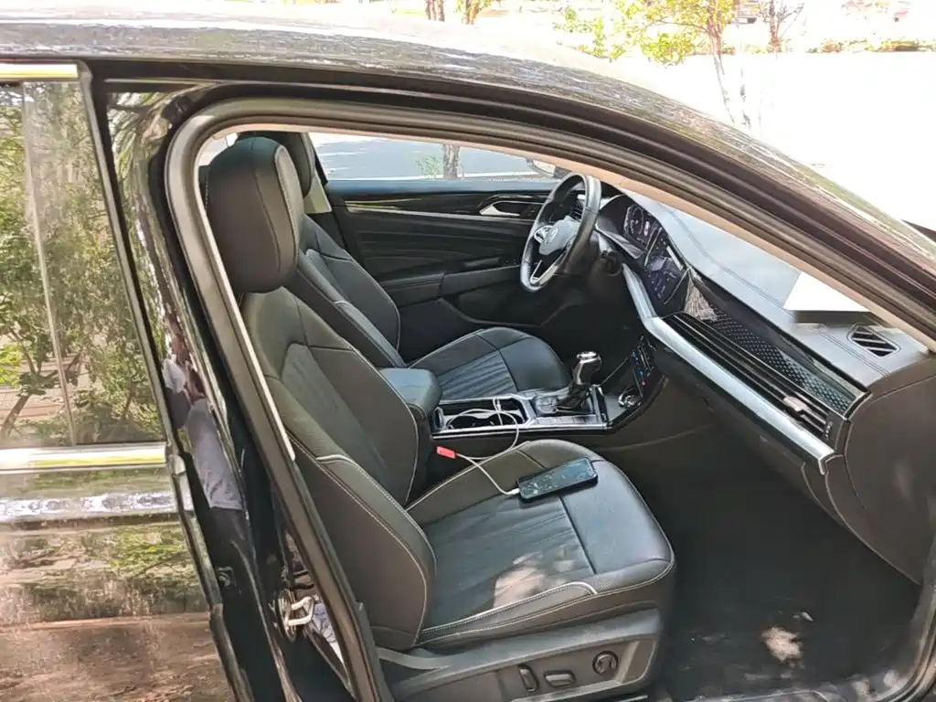 Volkswagen Passat — фото 25