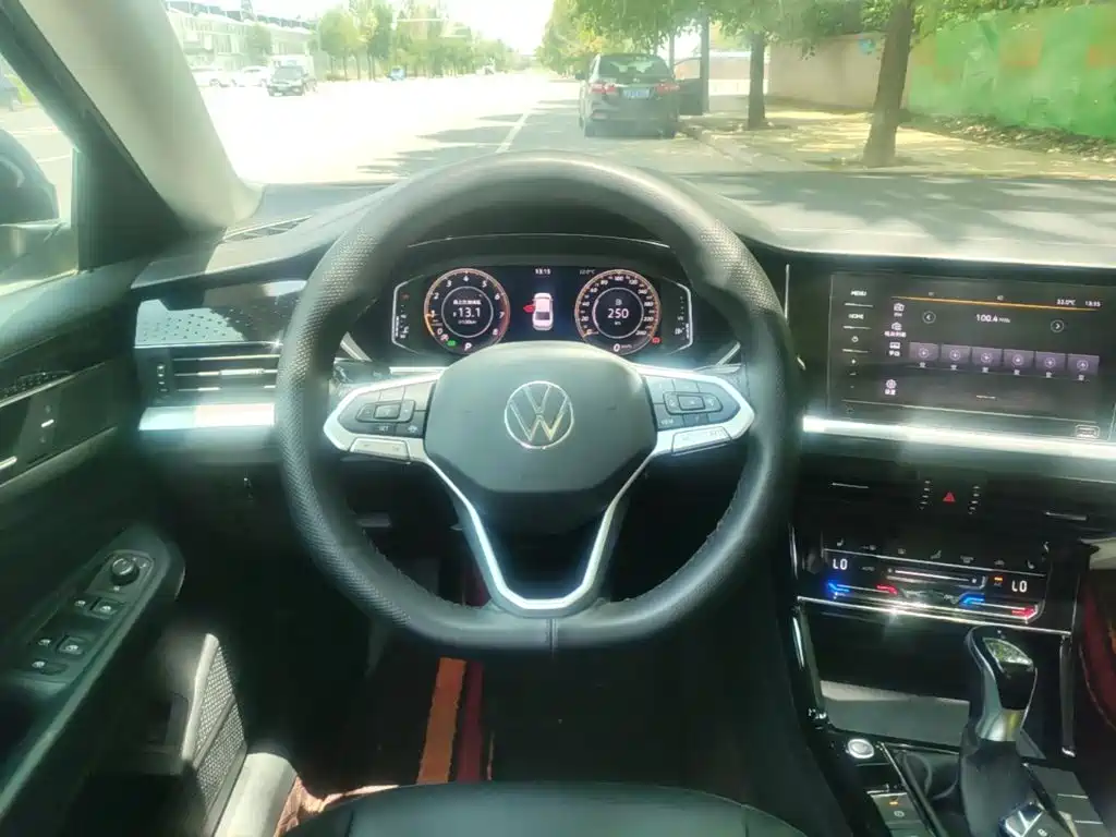 Volkswagen Passat — фото 11
