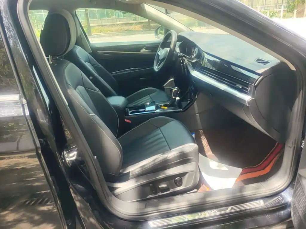 Volkswagen Passat — фото 25