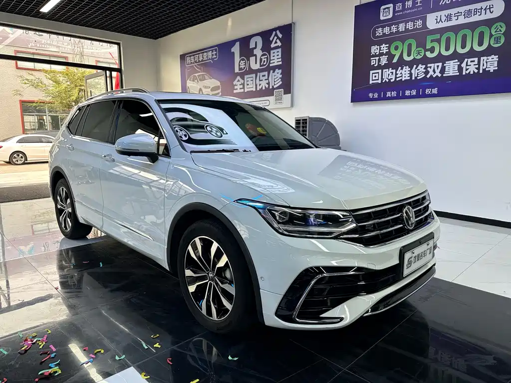 Volkswagen Tiguan L — фото 3