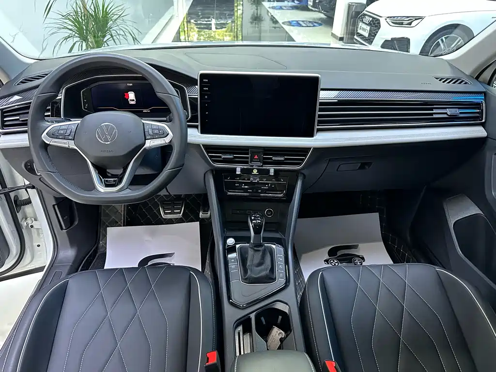 Volkswagen Tiguan L — фото 5