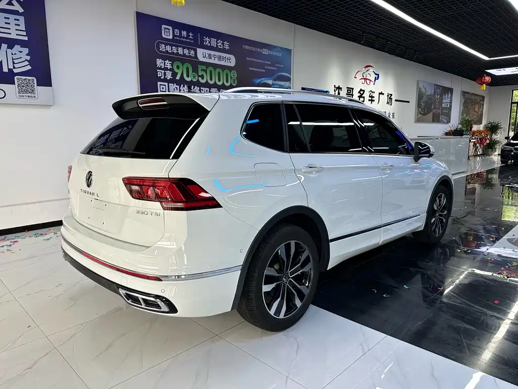 Volkswagen Tiguan L — фото 9