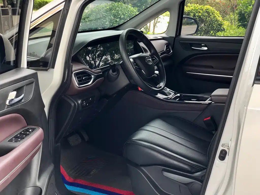 GAC Motor Trumpchi M6 — фото 18