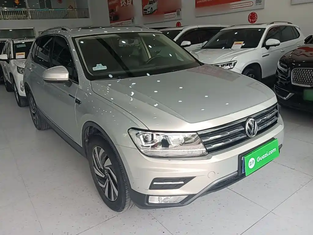 Volkswagen Tiguan L — фото 4