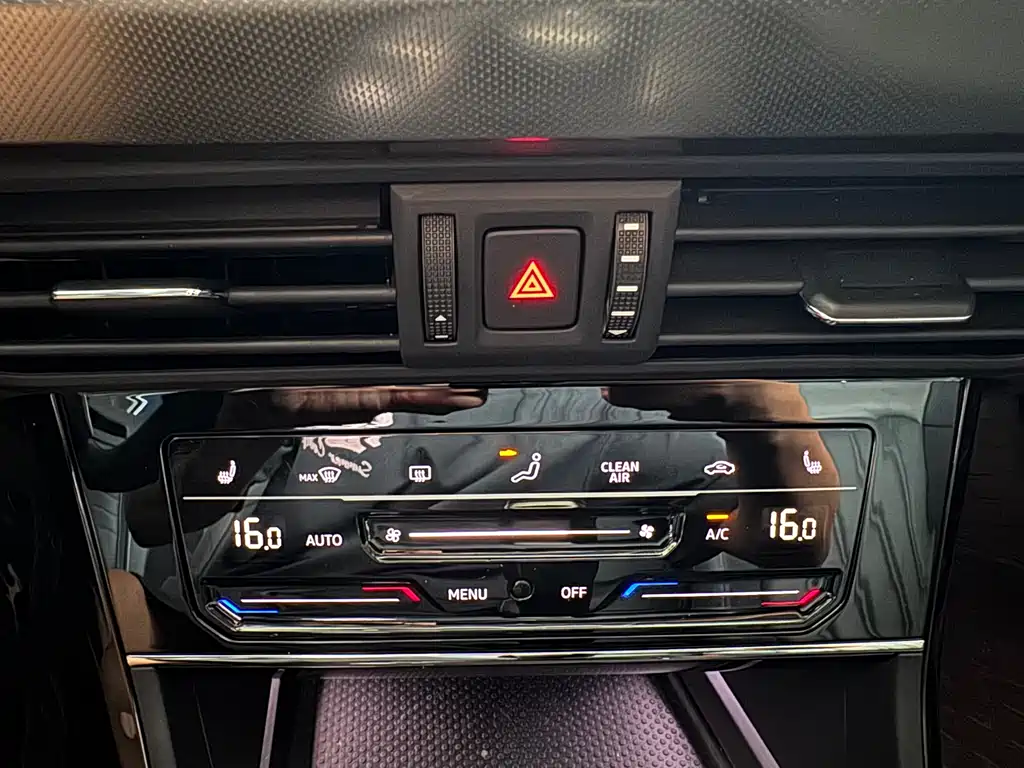 Volkswagen Passat — фото 14