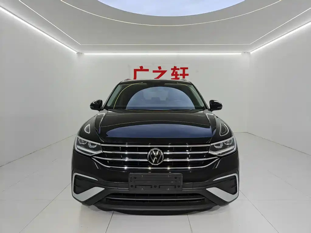 Volkswagen Tiguan L — фото 2
