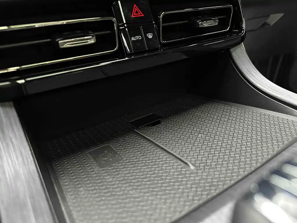 GAC Motor Trumpchi GS8 — фото 21