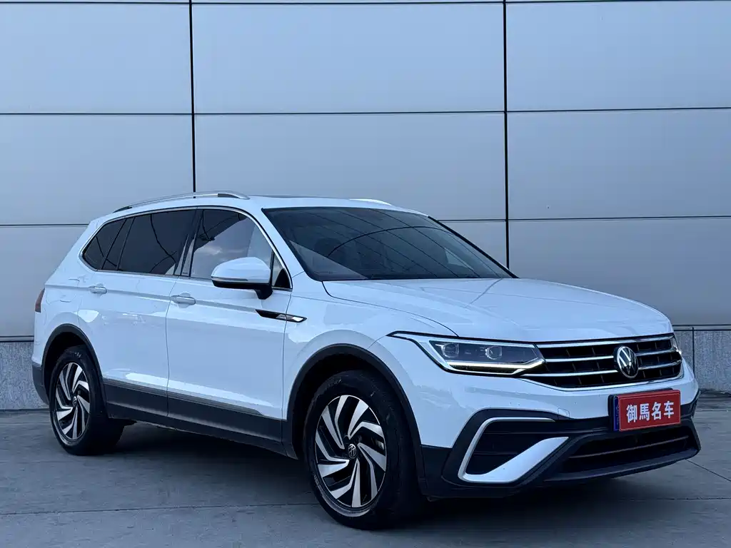 Volkswagen Tiguan L — фото 3