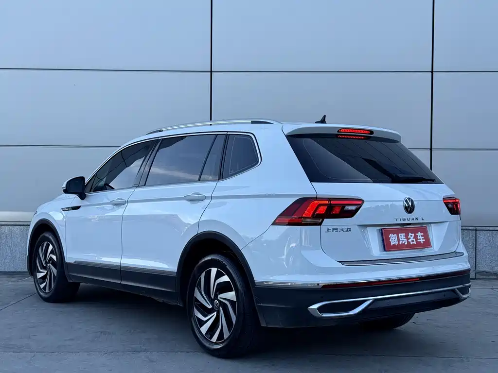 Volkswagen Tiguan L — фото 4