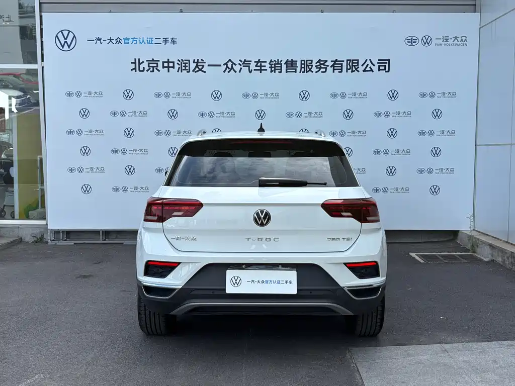 Volkswagen T-Roc — фото 9