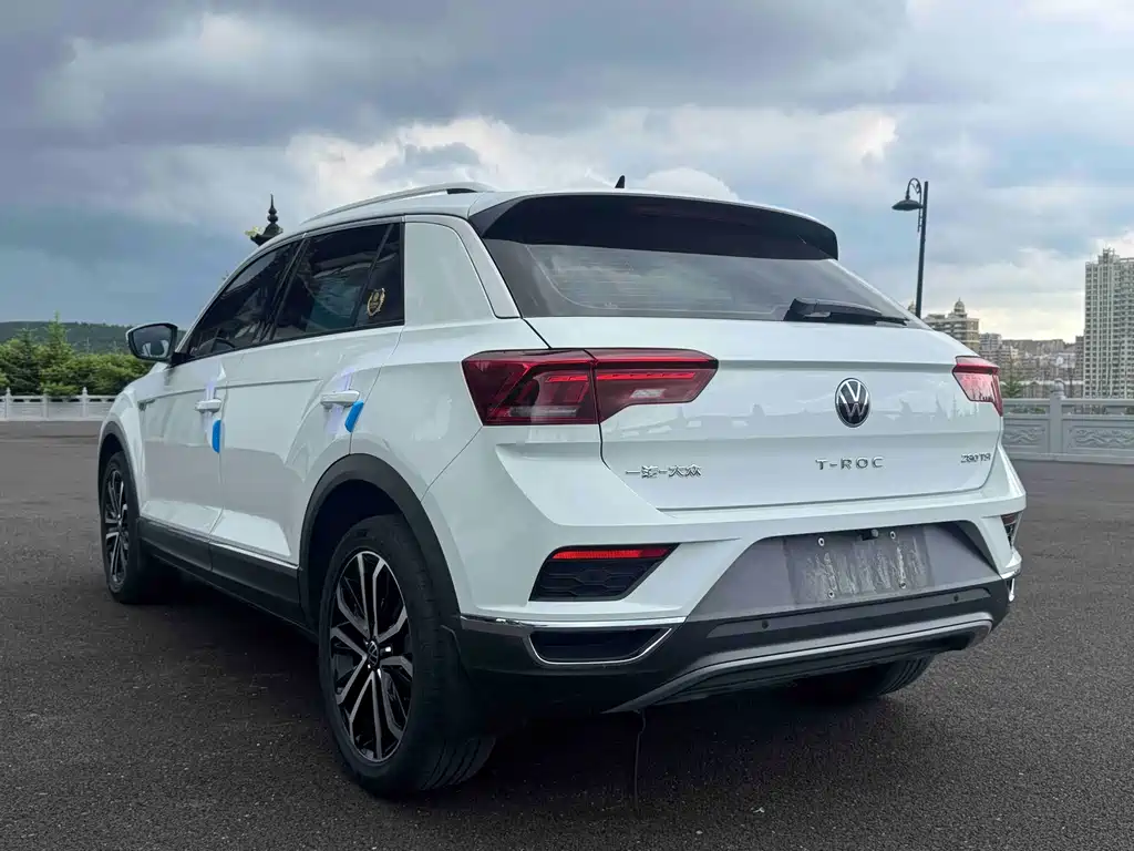 Volkswagen T-Roc — фото 4