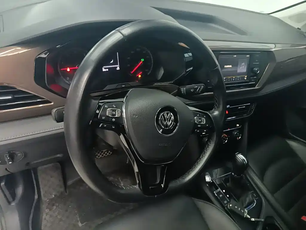 Volkswagen Tharu — фото 11