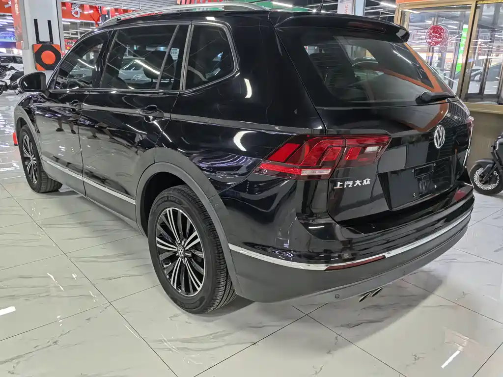 Volkswagen Tiguan L — фото 4
