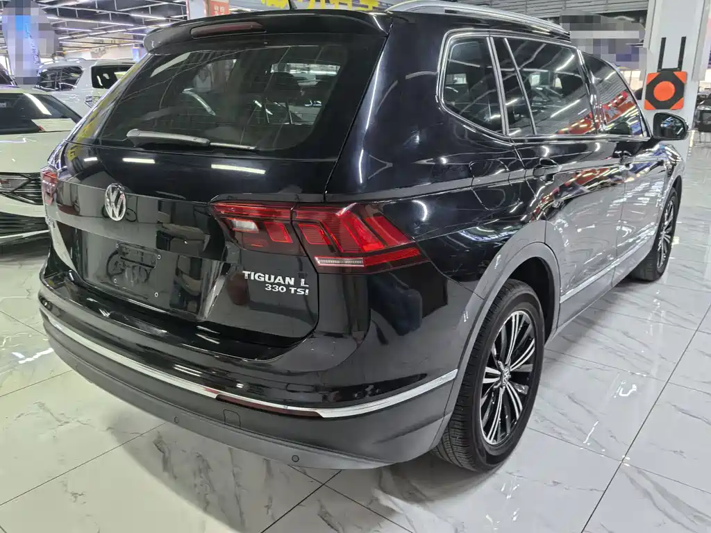 Volkswagen Tiguan L — фото 6