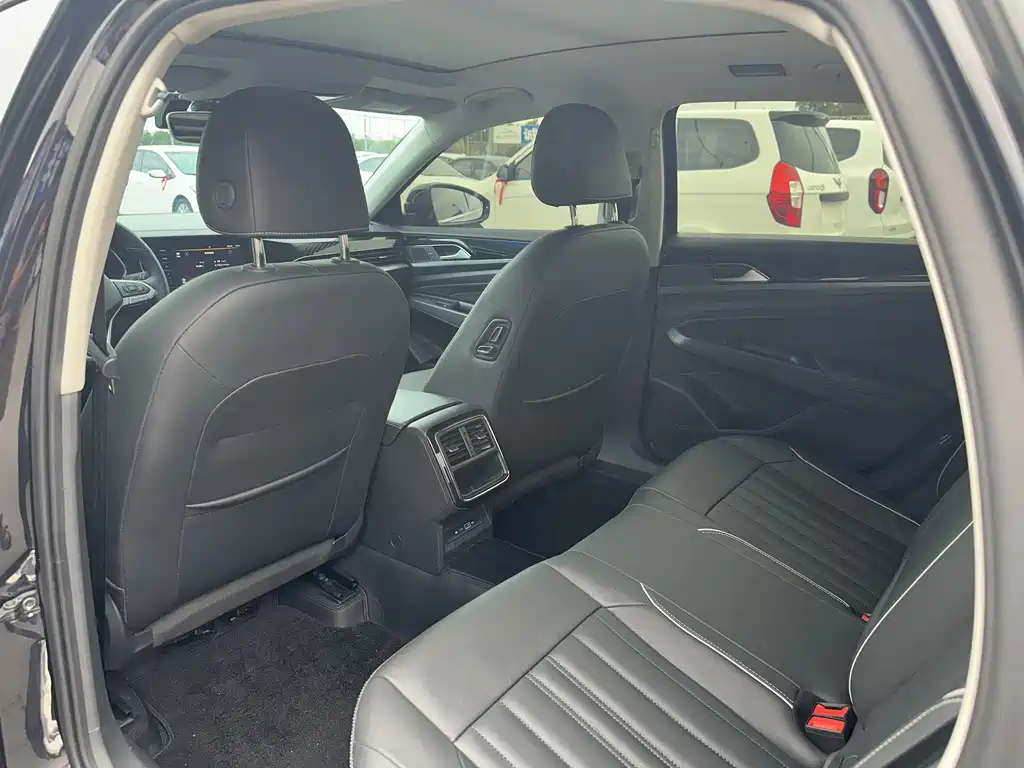 Volkswagen Passat — фото 6