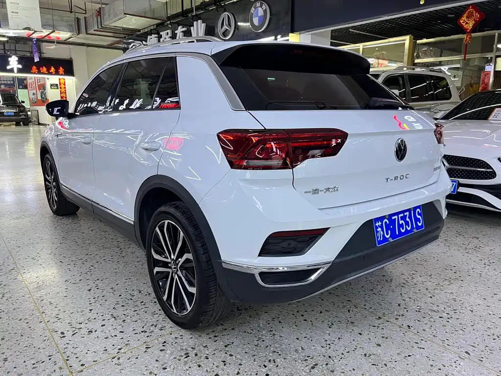 Volkswagen T-Roc — фото 6