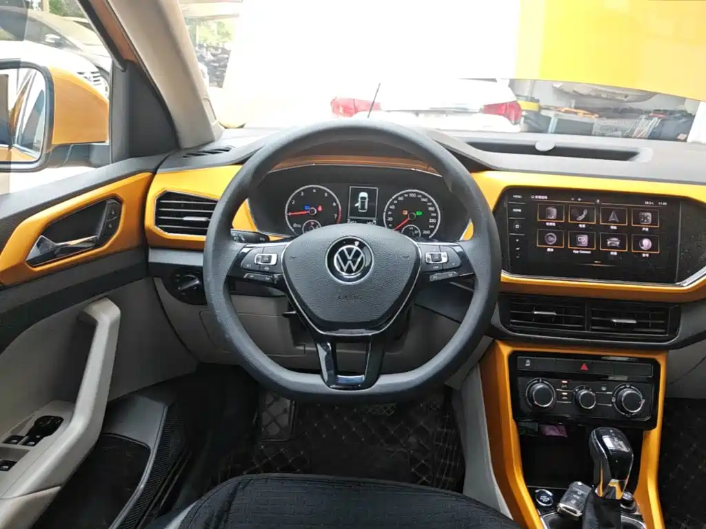 Volkswagen T-Cross — фото 11