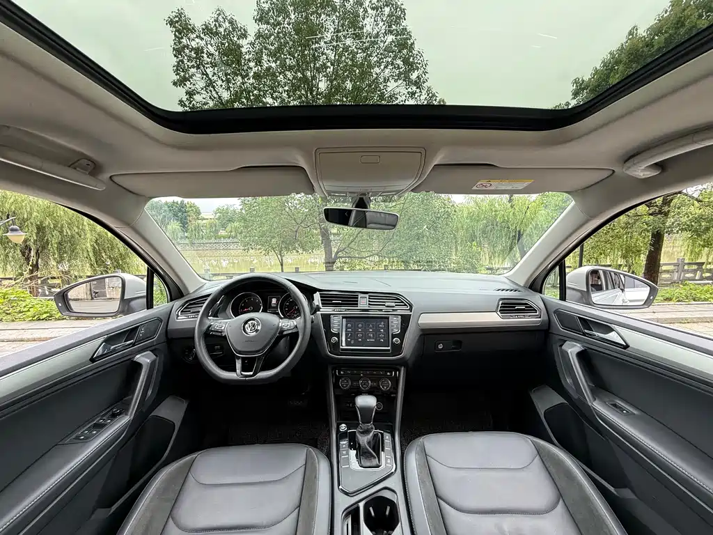 Volkswagen Tiguan L — фото 13