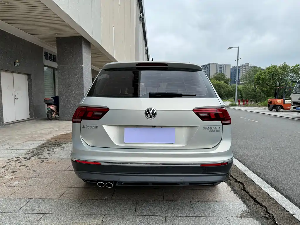 Volkswagen Tiguan L — фото 7