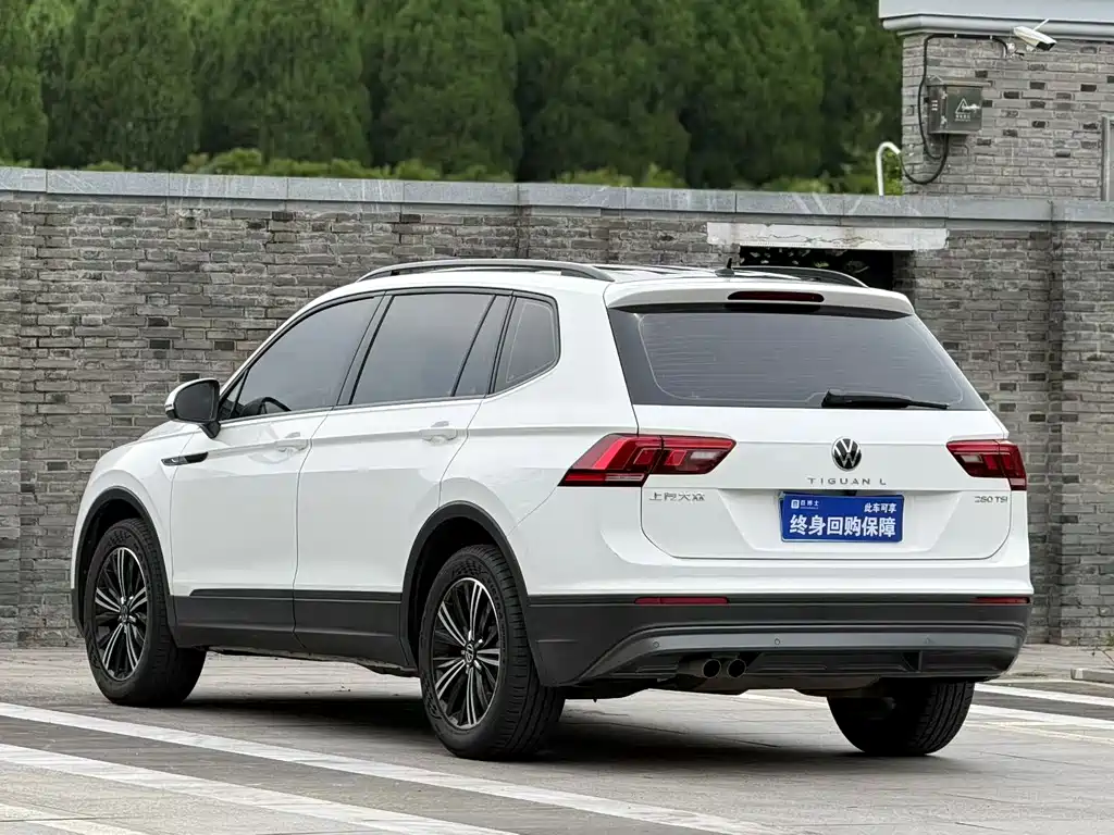 Volkswagen Tiguan L — фото 3