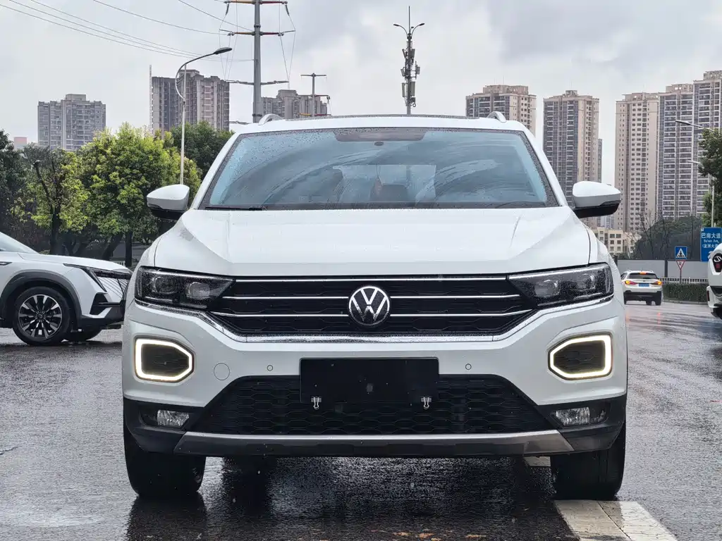 Volkswagen T-Roc — фото 2
