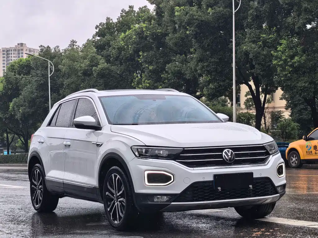 Volkswagen T-Roc — фото 3