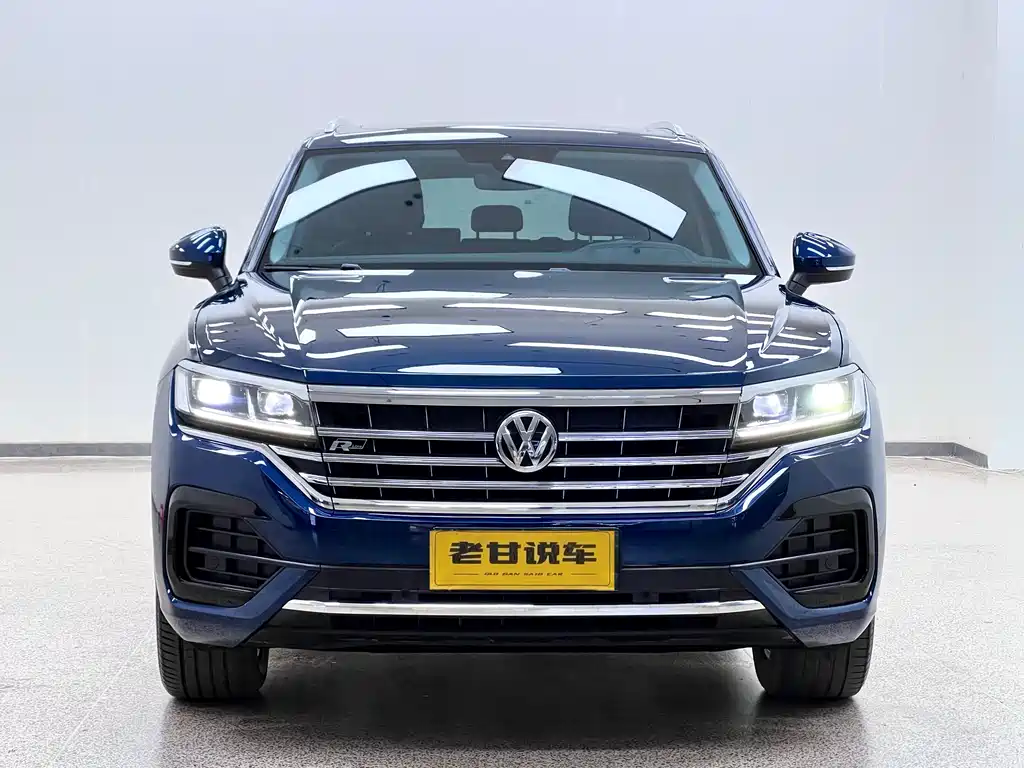 Volkswagen Touareg — фото 3
