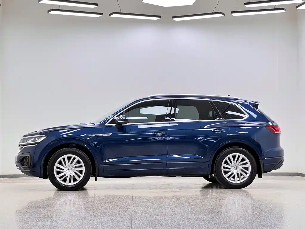 Volkswagen Touareg — фото 5