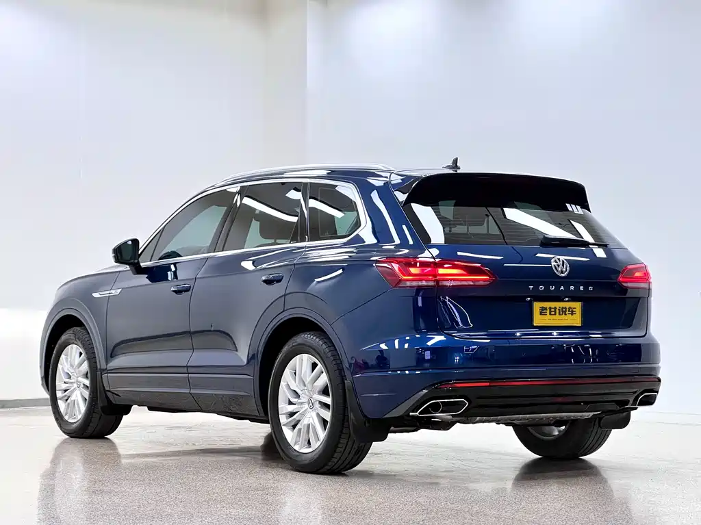 Volkswagen Touareg — фото 6