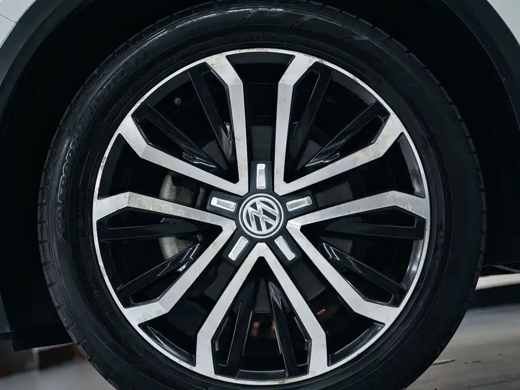 Volkswagen T-Roc — фото 23