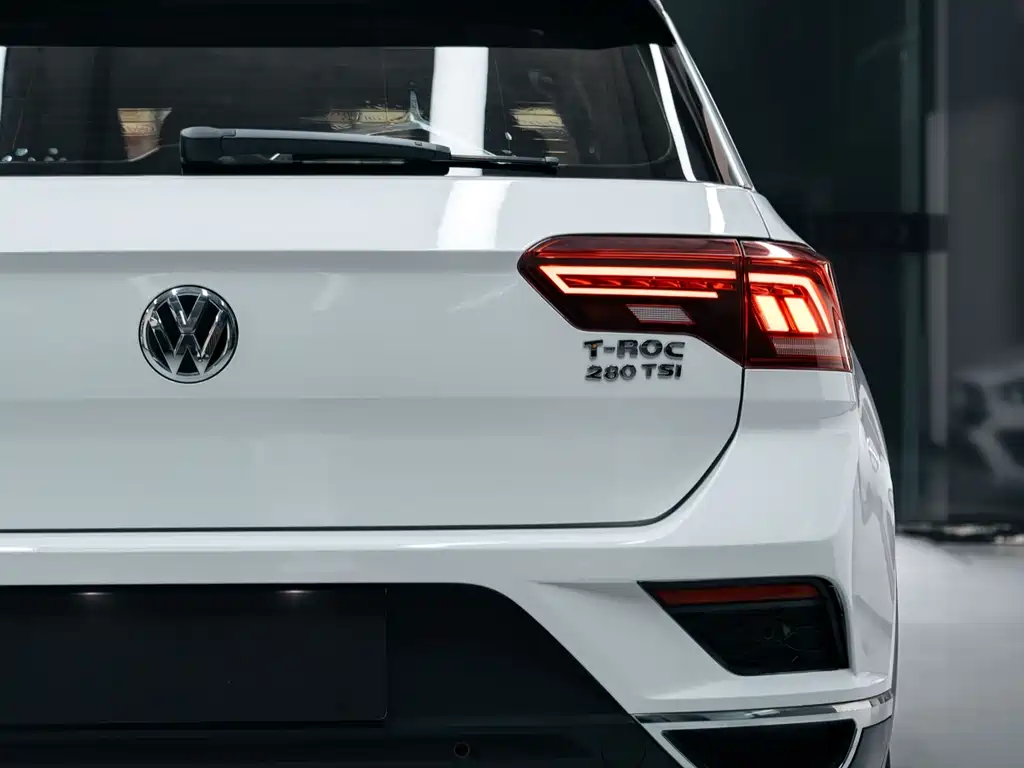 Volkswagen T-Roc — фото 6