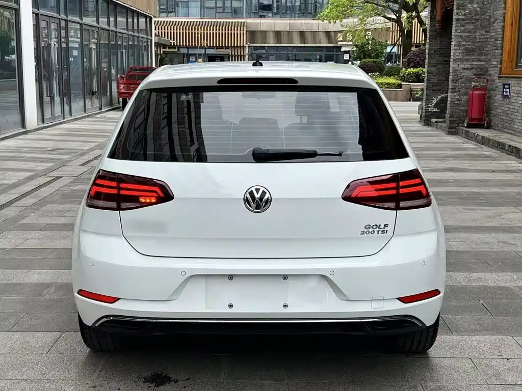 Volkswagen Golf — фото 6