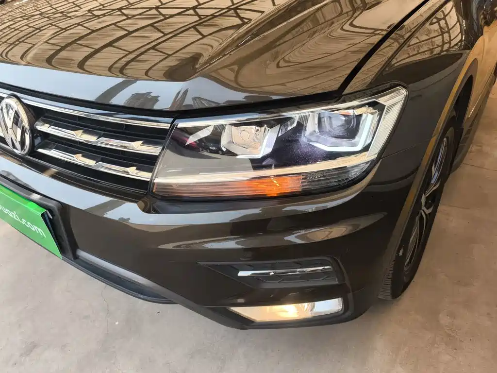 Volkswagen Tiguan L — фото 18