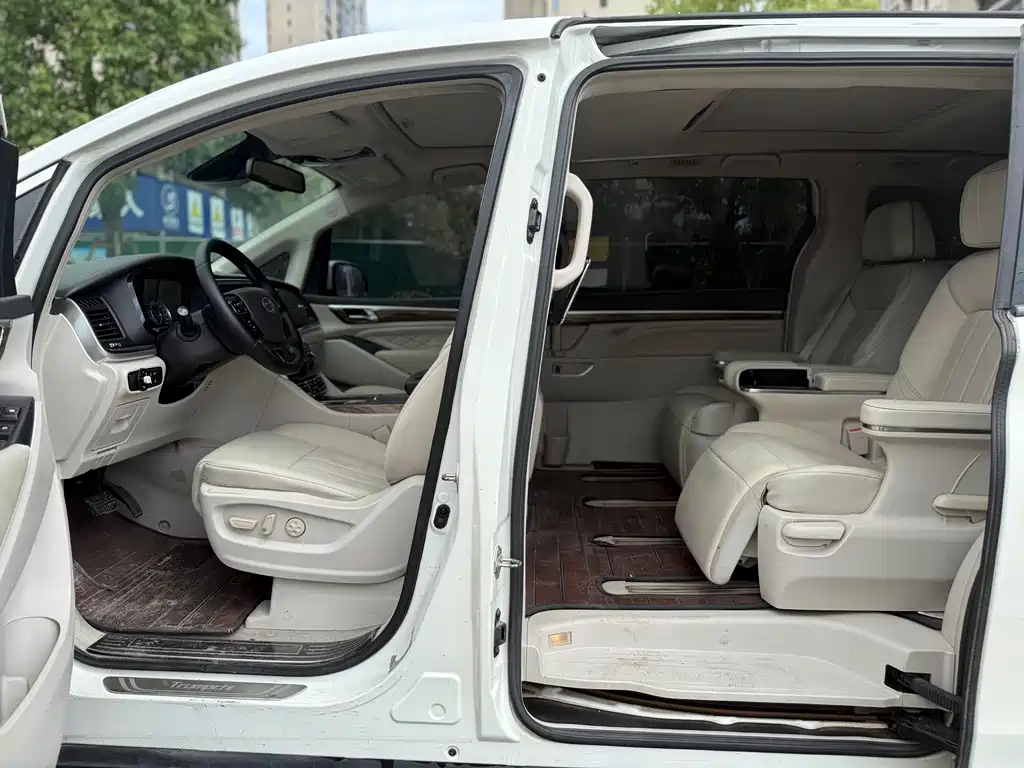 GAC Motor Trumpchi M8 — фото 11