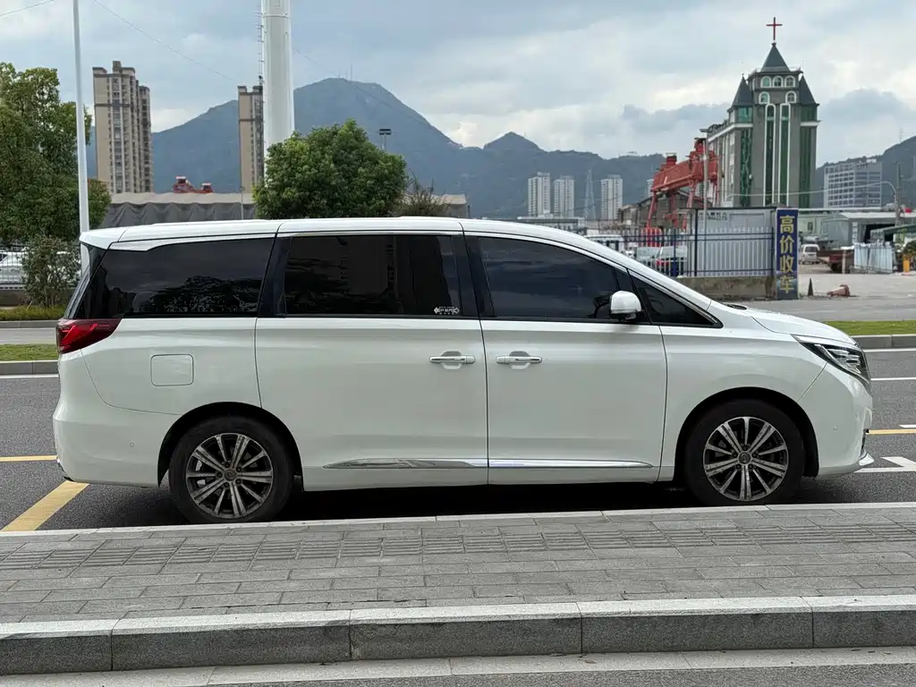 GAC Motor Trumpchi M8 — фото 17