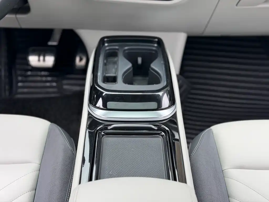 Volkswagen ID.4 Crozz — фото 15