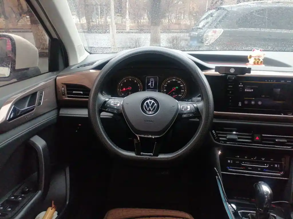 Volkswagen Tharu — фото 3
