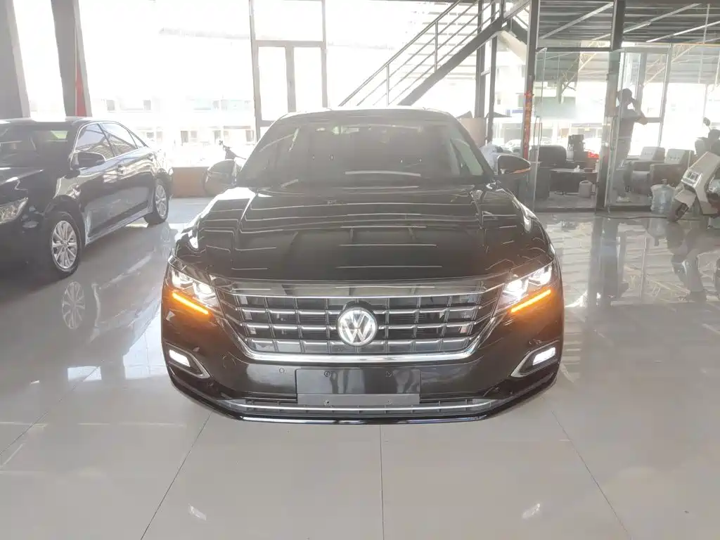 Volkswagen Passat — фото 3