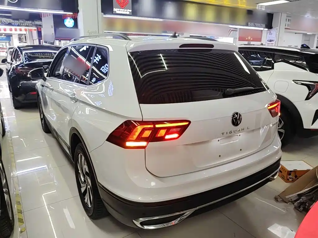 Volkswagen Tiguan L — фото 5