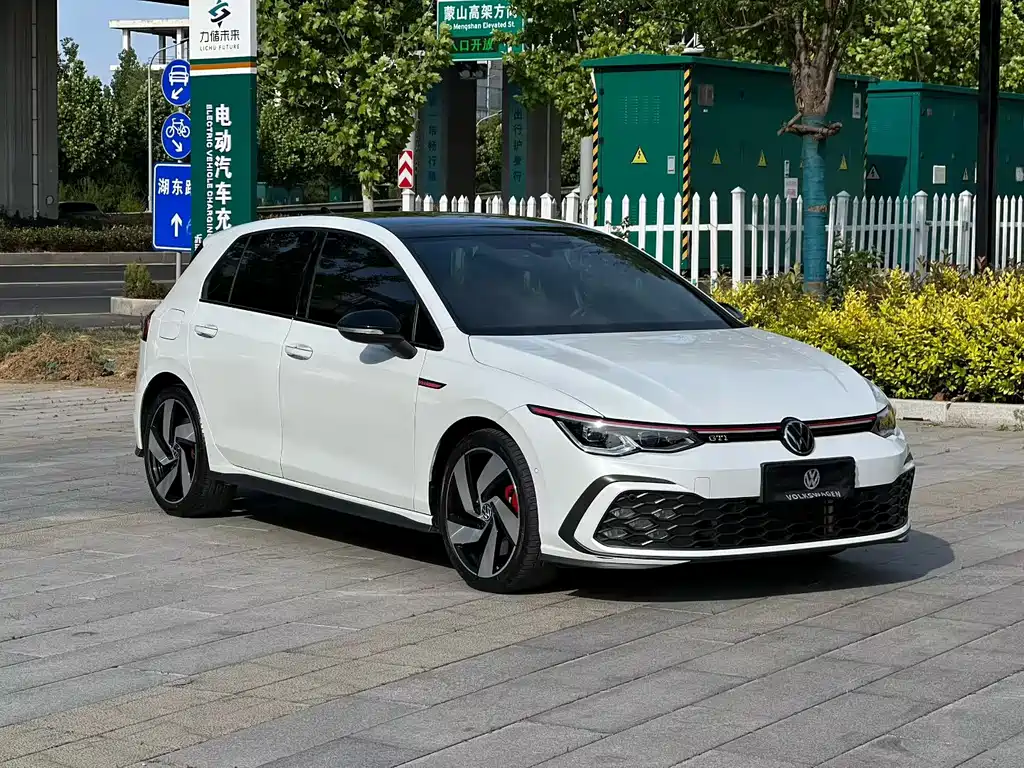 Volkswagen Golf GTI — фото 3