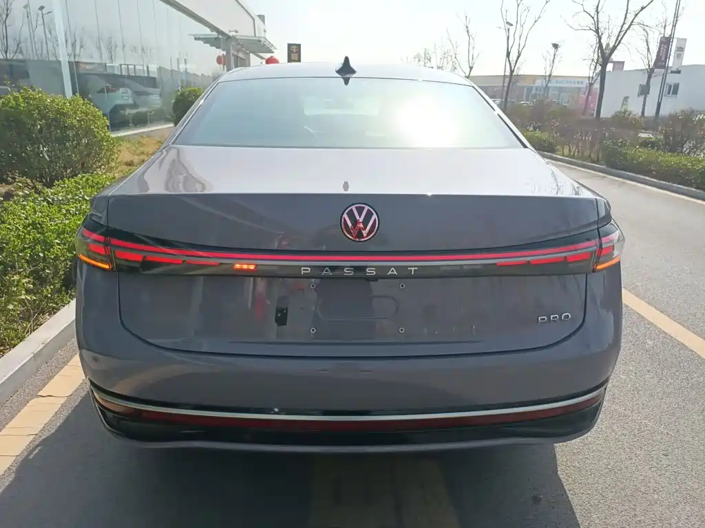 Volkswagen Passat — фото 4