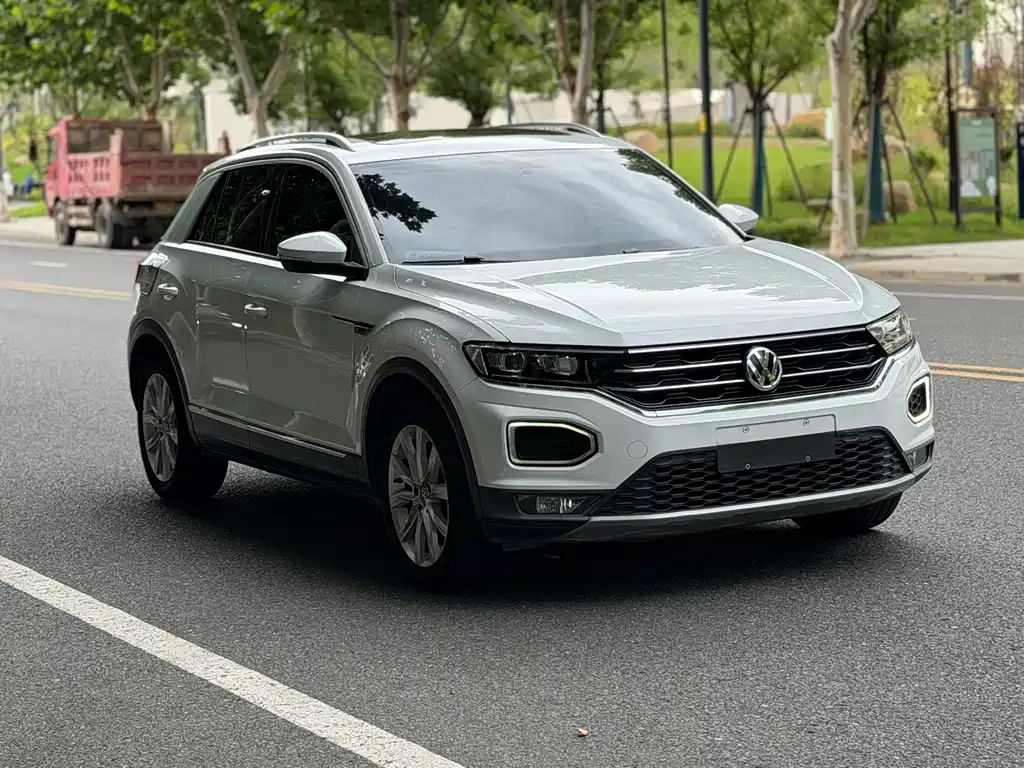 Volkswagen T-Roc — фото 3