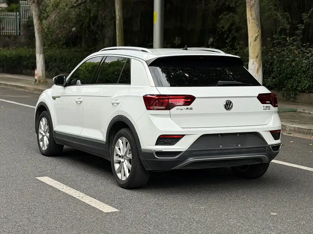 Volkswagen T-Roc — фото 6