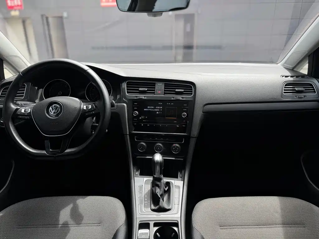 Volkswagen Golf (Import) — фото 11