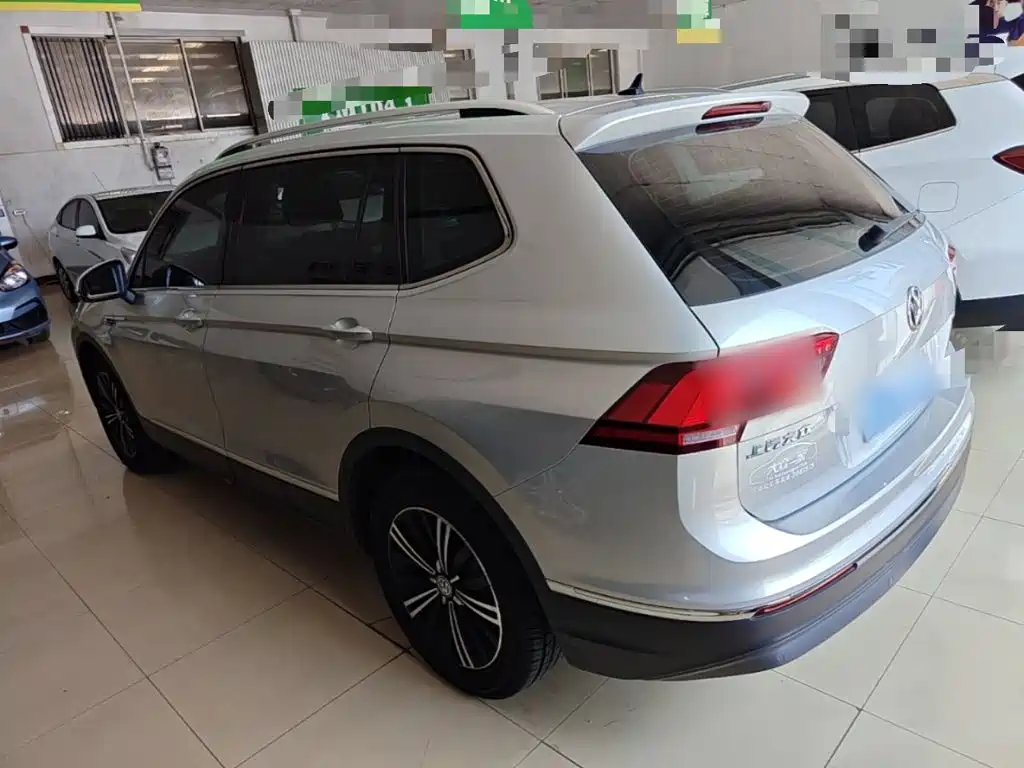 Volkswagen Tiguan L — фото 5