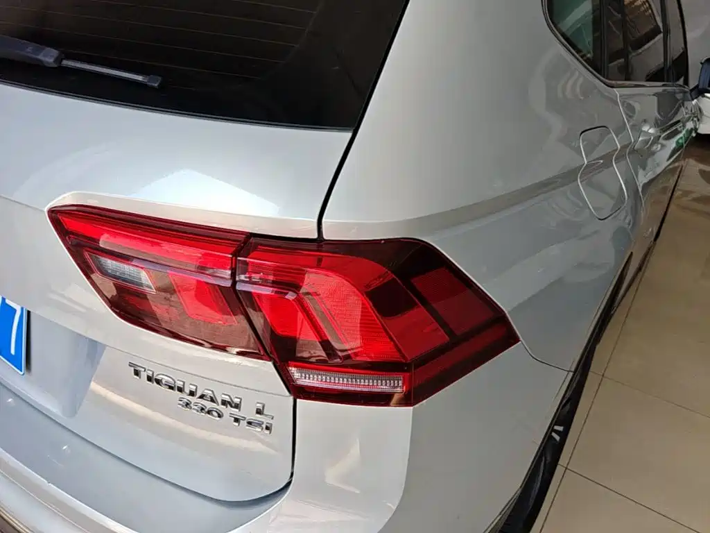 Volkswagen Tiguan L — фото 8
