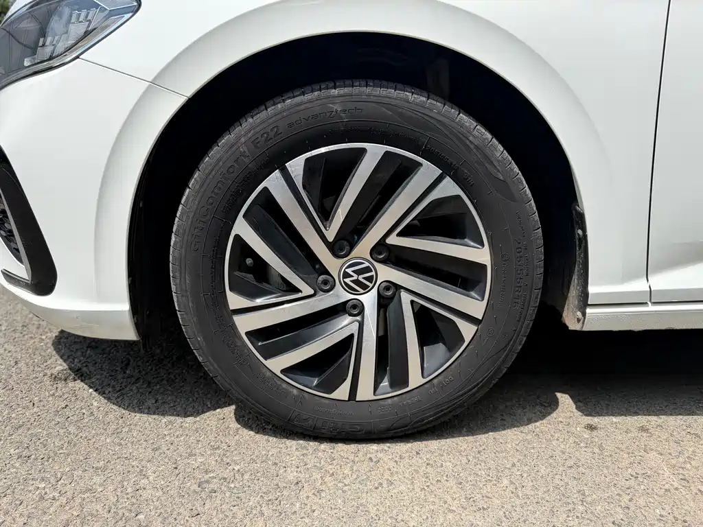 Volkswagen Lavida — фото 9