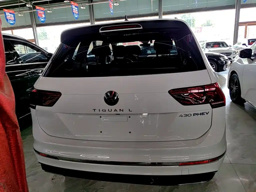 Volkswagen Tiguan L PHEV — фото 6