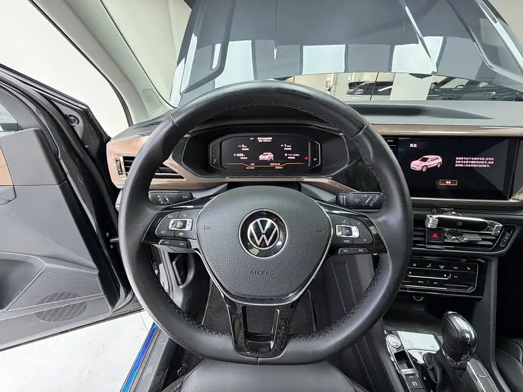 Volkswagen Tharu — фото 10