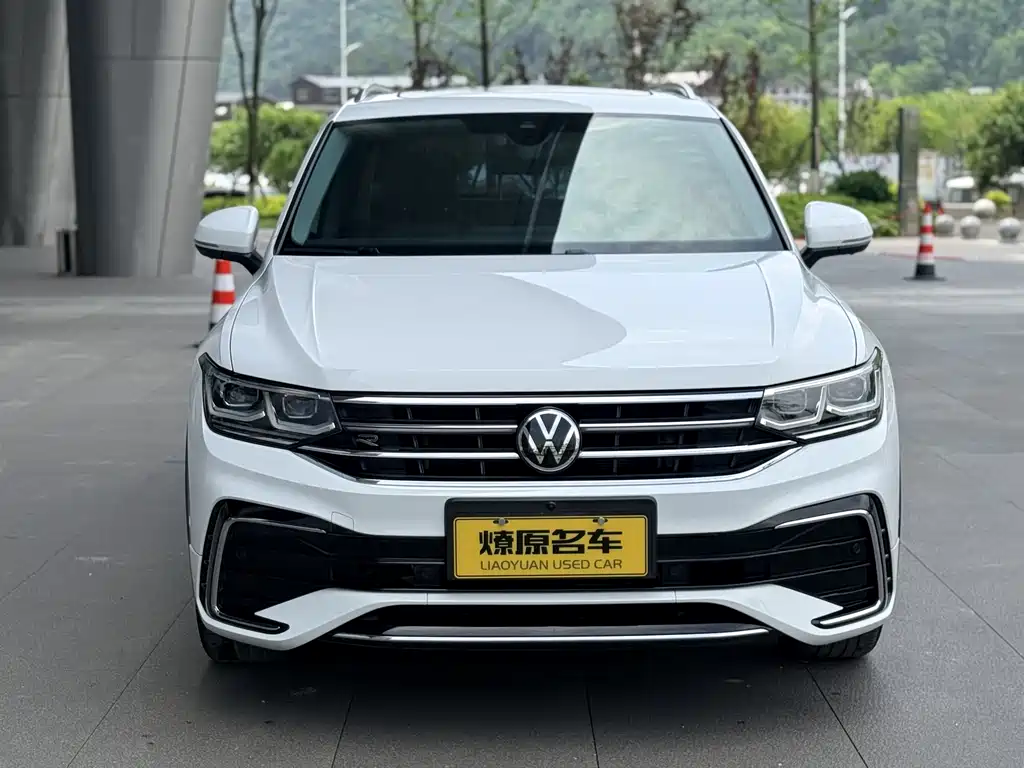 Volkswagen Tiguan L — фото 2